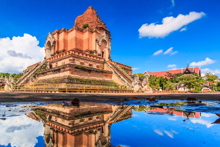 Loy Krathong und Yi Peng Fests