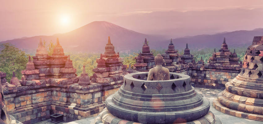 Sonnenaufgang am Borobudur