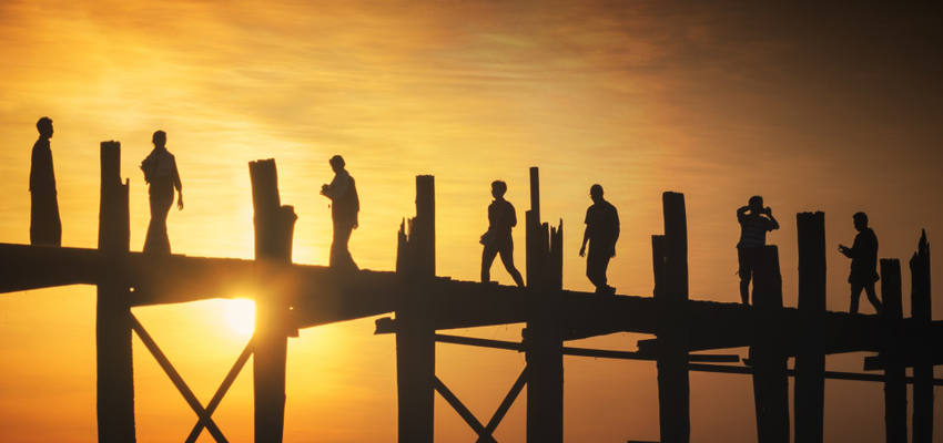 Sonnenuntergang an der U-Bein-Brücke von Amarapura in Mandalay